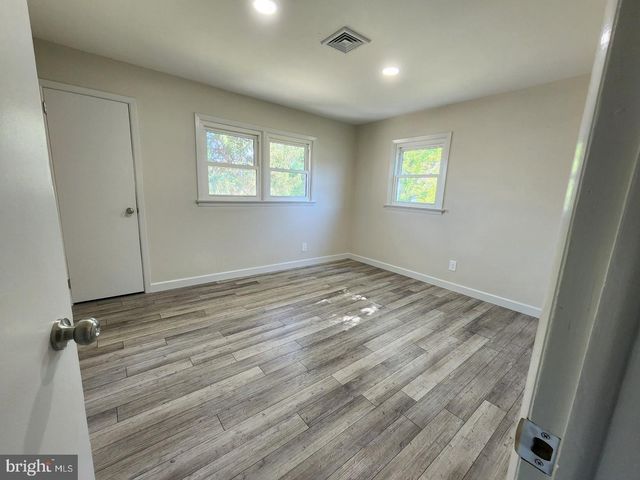 27 WEYBURNE RD, Hamilton, NJ 08690
