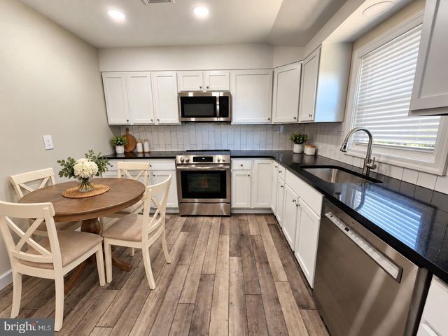 27 WEYBURNE RD, Hamilton, NJ 08690