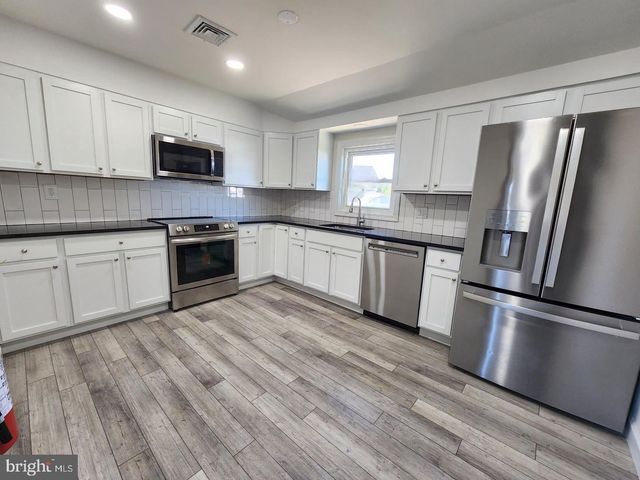 27 WEYBURNE RD, Hamilton, NJ 08690