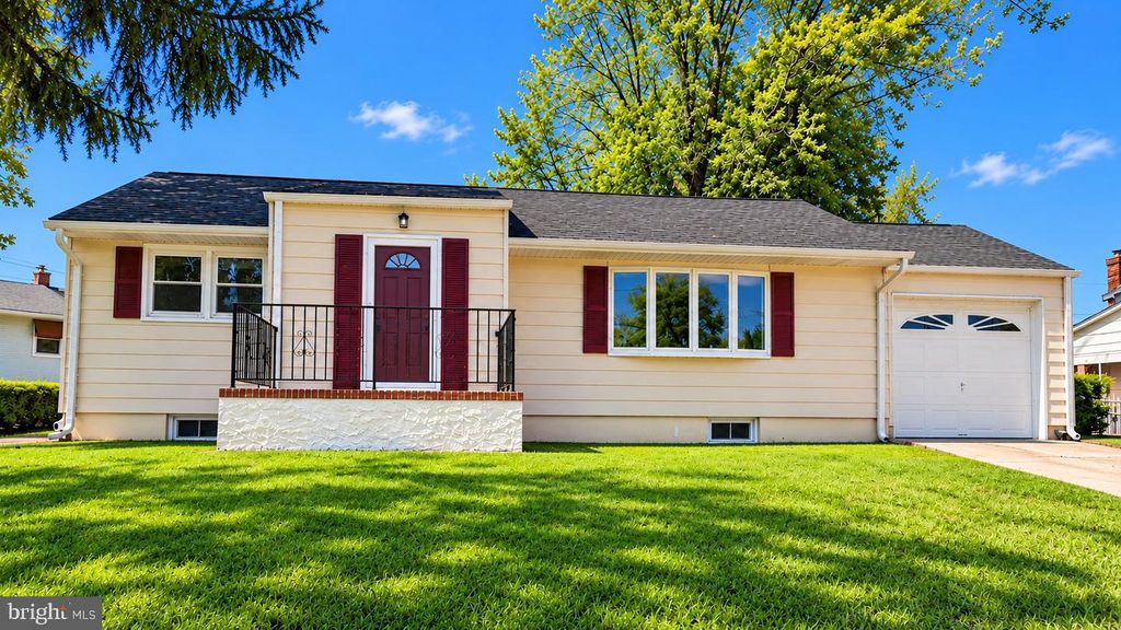 27 WEYBURNE RD, Hamilton, NJ 08690