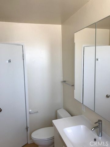 222 Granada Avenue, Long Beach, CA 90803