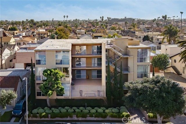 222 Granada Avenue, Long Beach, CA 90803