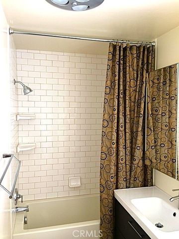 222 Granada Avenue, Long Beach, CA 90803