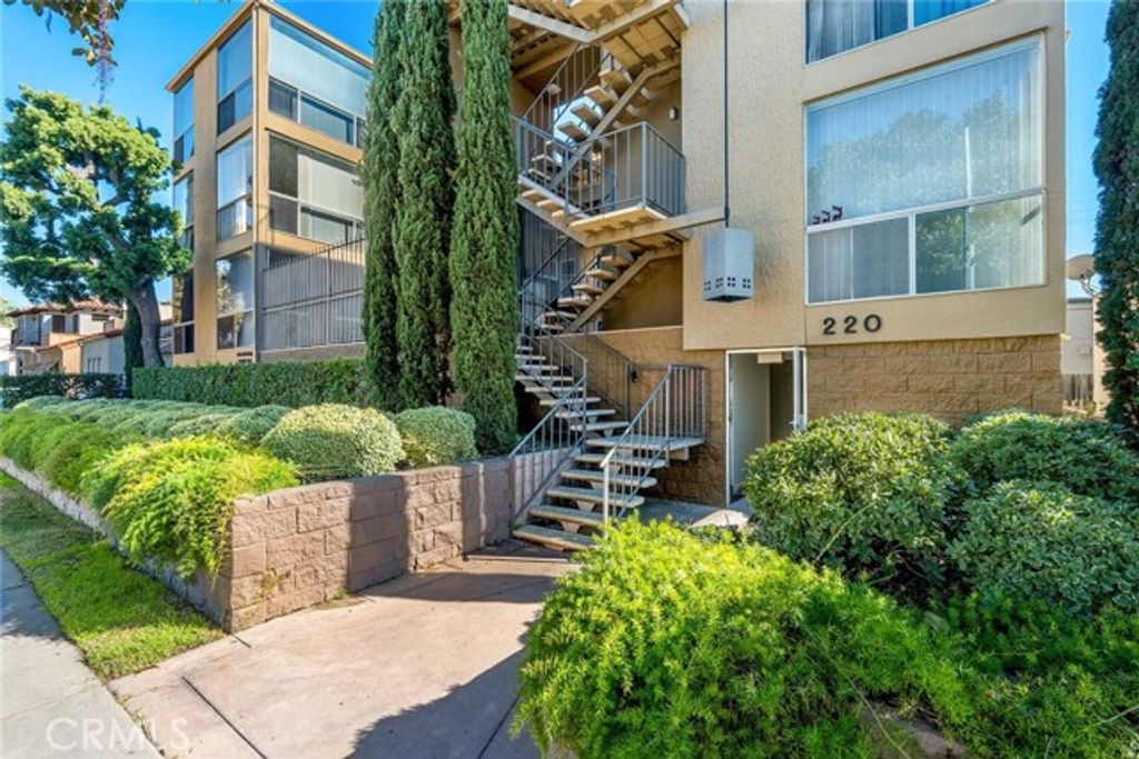 222 Granada Avenue, Long Beach, CA 90803