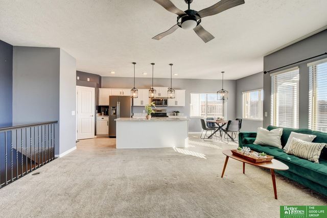 8557 King Street, Omaha, NE 68122