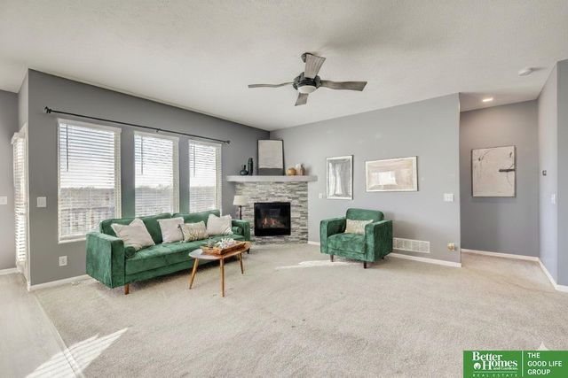 8557 King Street, Omaha, NE 68122