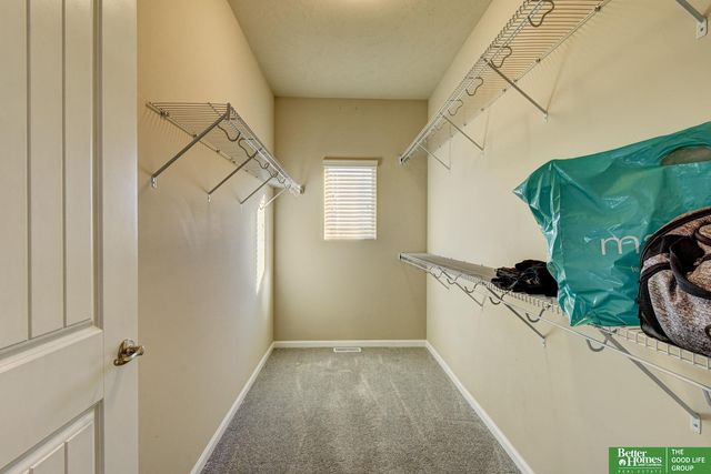 8557 King Street, Omaha, NE 68122