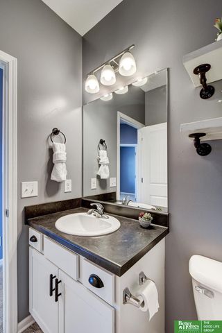 8557 King Street, Omaha, NE 68122