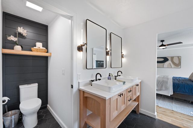 19202 E 11th Ave, Greenacres, WA 99016