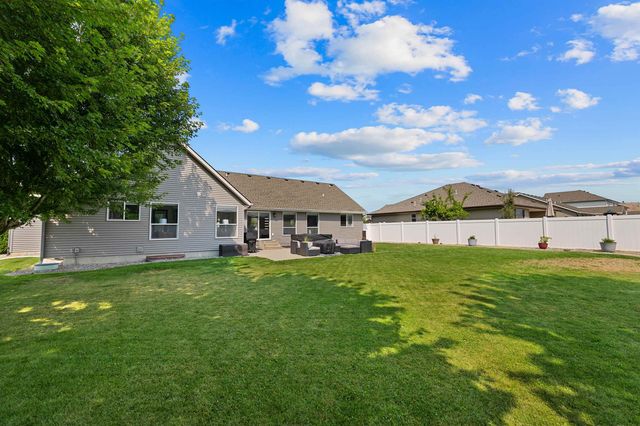 19202 E 11th Ave, Greenacres, WA 99016