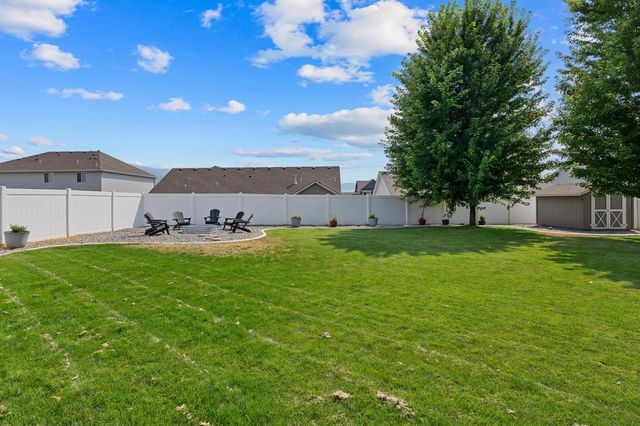 19202 E 11th Ave, Greenacres, WA 99016