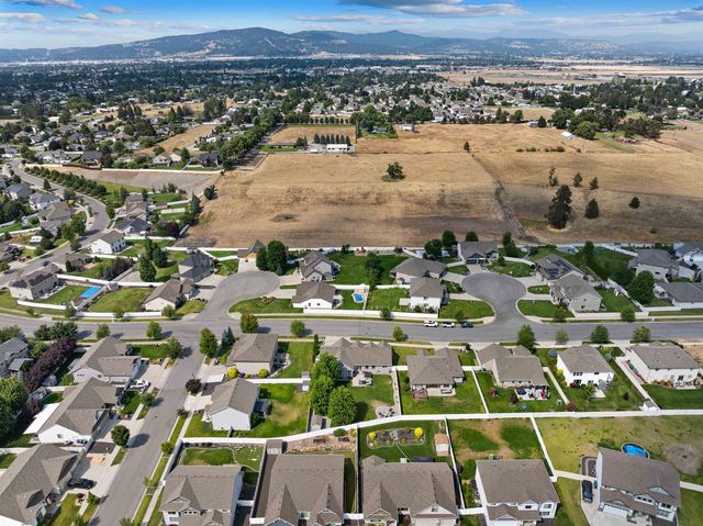 19202 E 11th Ave, Greenacres, WA 99016