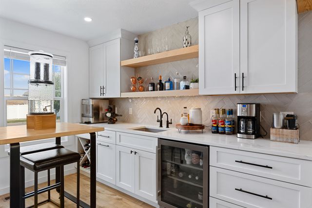 19202 E 11th Ave, Greenacres, WA 99016