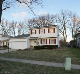 223 Naples Drive, Elyria, OH 44035
