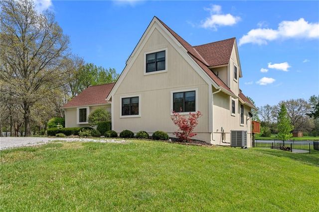 22800 W 246th Street, Paola, KS 66071