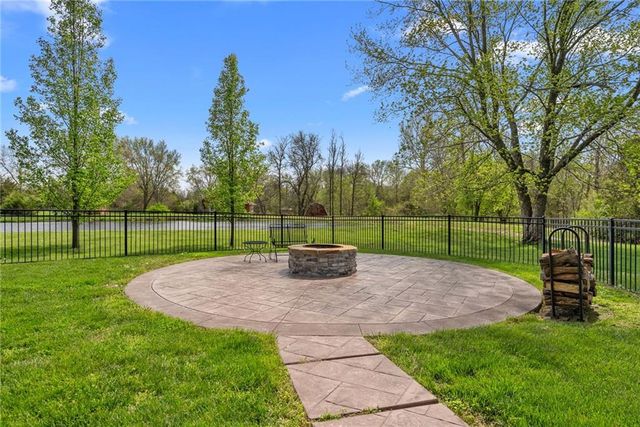 22800 W 246th Street, Paola, KS 66071