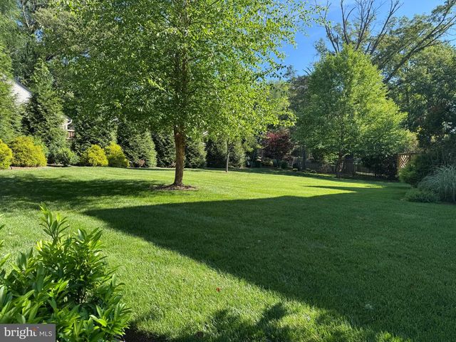 7702 TRAMMELL RD, Annandale, VA 22003