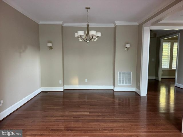 7702 TRAMMELL RD, Annandale, VA 22003