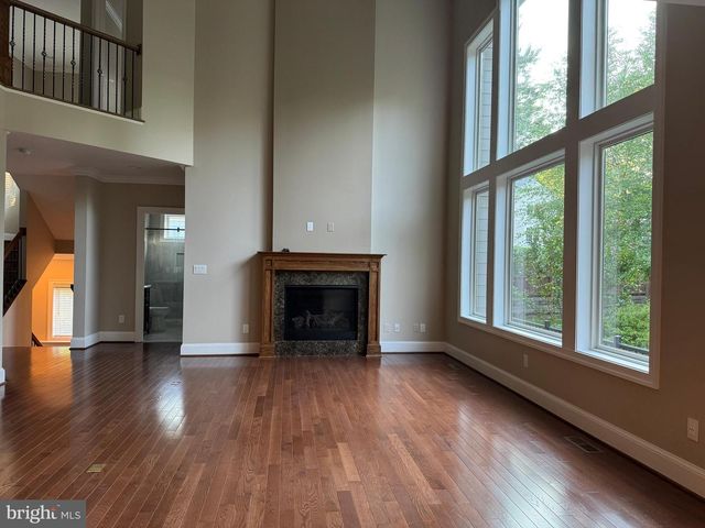 7702 TRAMMELL RD, Annandale, VA 22003