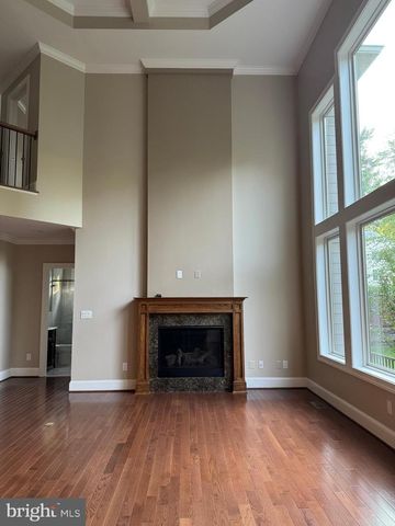 7702 TRAMMELL RD, Annandale, VA 22003