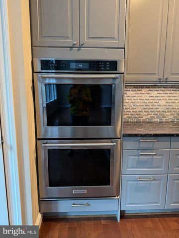 7702 TRAMMELL RD, Annandale, VA 22003