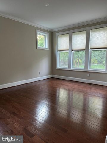 7702 TRAMMELL RD, Annandale, VA 22003