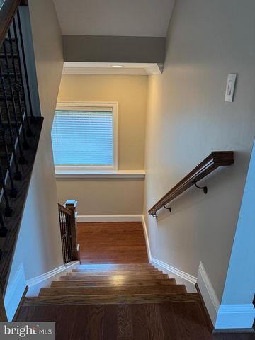 7702 TRAMMELL RD, Annandale, VA 22003