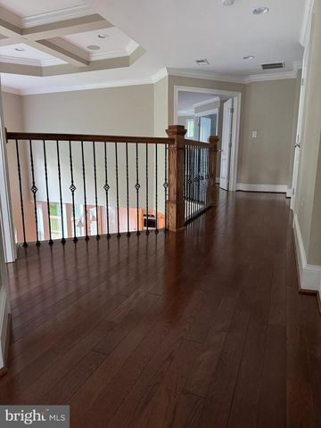 7702 TRAMMELL RD, Annandale, VA 22003