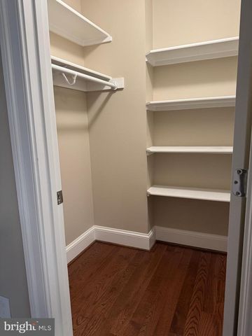 7702 TRAMMELL RD, Annandale, VA 22003