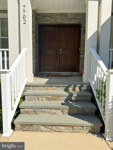 7702 TRAMMELL RD, Annandale, VA 22003