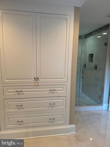 7702 TRAMMELL RD, Annandale, VA 22003