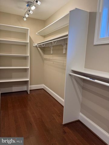 7702 TRAMMELL RD, Annandale, VA 22003