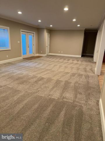 7702 TRAMMELL RD, Annandale, VA 22003