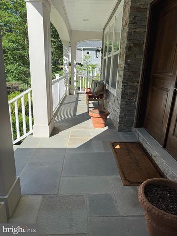 7702 TRAMMELL RD, Annandale, VA 22003