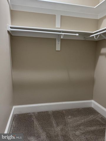 7702 TRAMMELL RD, Annandale, VA 22003