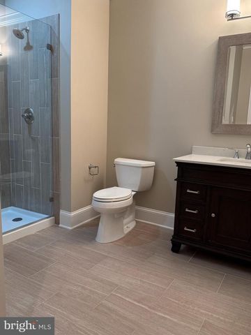 7702 TRAMMELL RD, Annandale, VA 22003