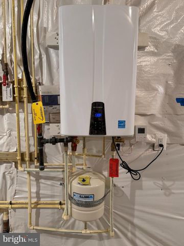 7702 TRAMMELL RD, Annandale, VA 22003