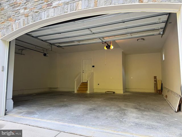 7702 TRAMMELL RD, Annandale, VA 22003