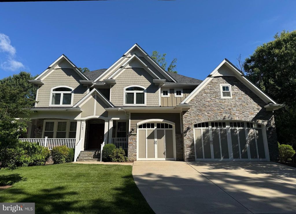 7702 TRAMMELL RD, Annandale, VA 22003