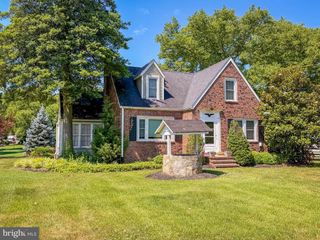 1237 PINE GROVE RD, Yardley, PA 19067