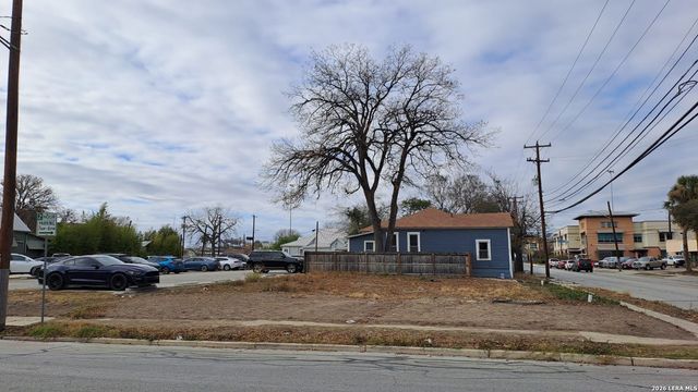 423 dallas, San Antonio, TX 78215