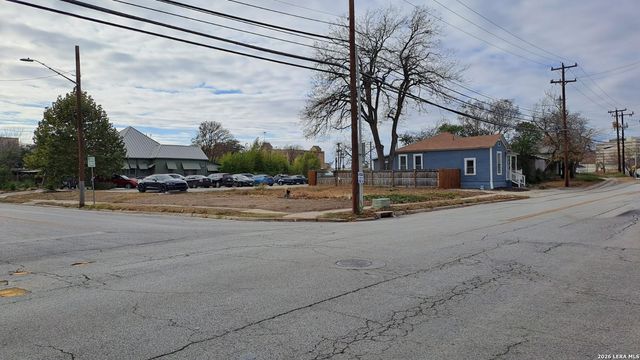 423 dallas, San Antonio, TX 78215