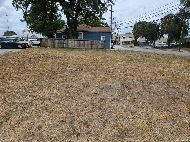 423 dallas, San Antonio, TX 78215