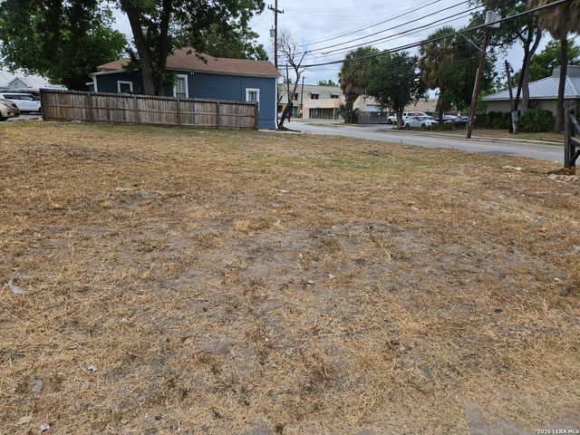 423 dallas, San Antonio, TX 78215