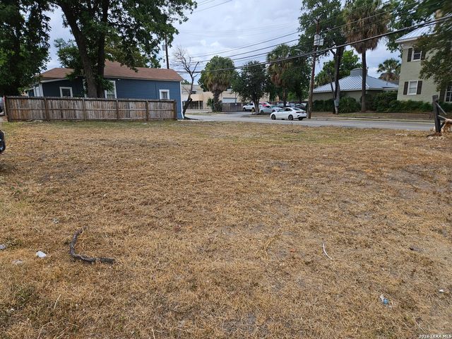 423 dallas, San Antonio, TX 78215