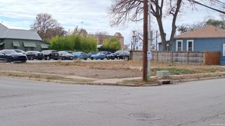 423 dallas, San Antonio, TX 78215