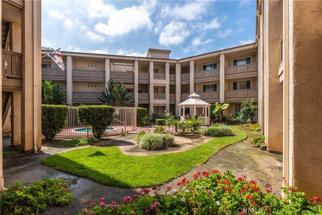 130 S Barranca 110, West Covina, CA 91791
