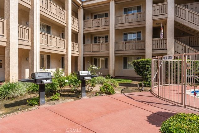 130 S Barranca 110, West Covina, CA 91791