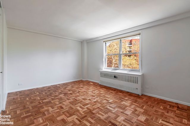 3935 BLACKSTONE Avenue # 3C, New York City, NY 10471