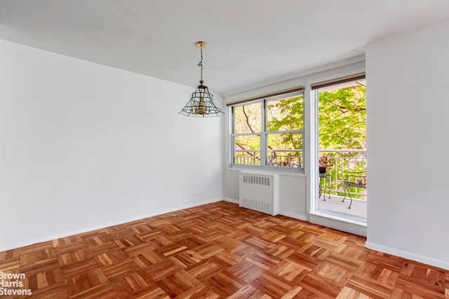 3935 BLACKSTONE Avenue # 3C, New York City, NY 10471